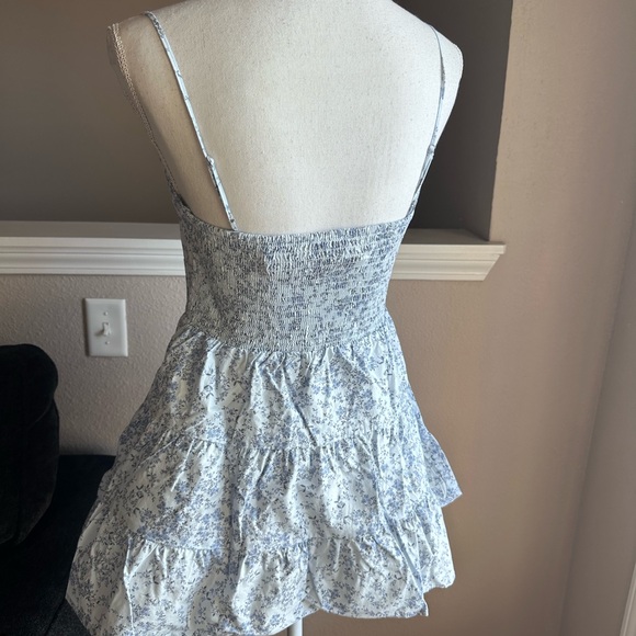 🎉2xHost Pick🎉 Florence by Mills Floral Blue and White Top - Picture 4 of 12